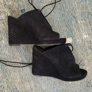 NWOT Alice & Olivia Platform Shoes / Sample Pair